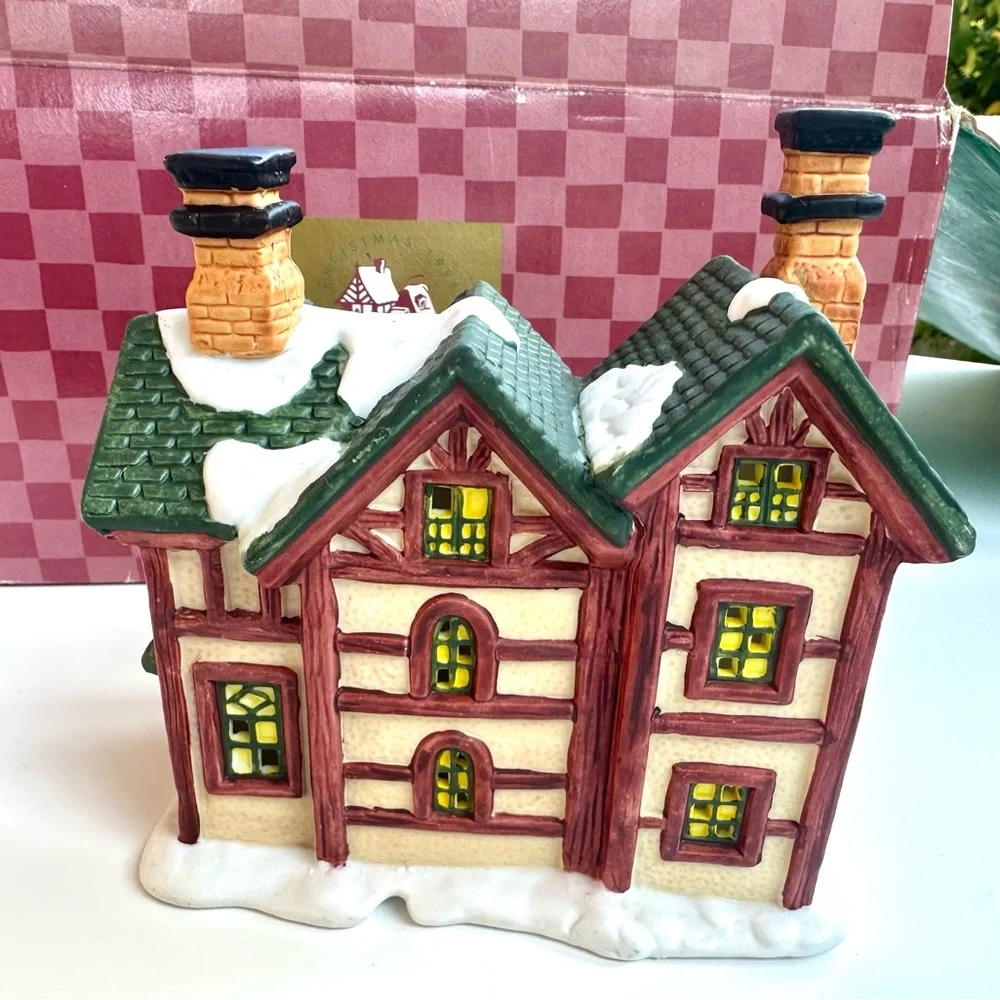 MERVYN’S Village square Mini House Set Porcelain Vintage Christmas Decor, Lights